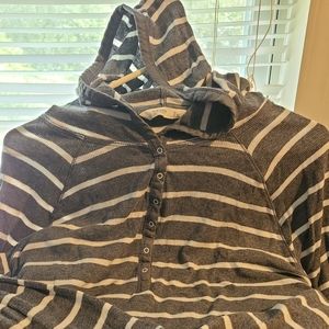 Long sleeve lightweight hoodie shirt